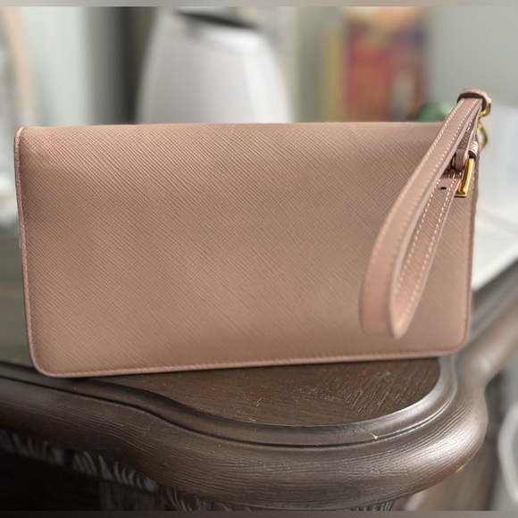 ❌🛑❌Prada 3-Way Clutch. - Picture 7 of 16